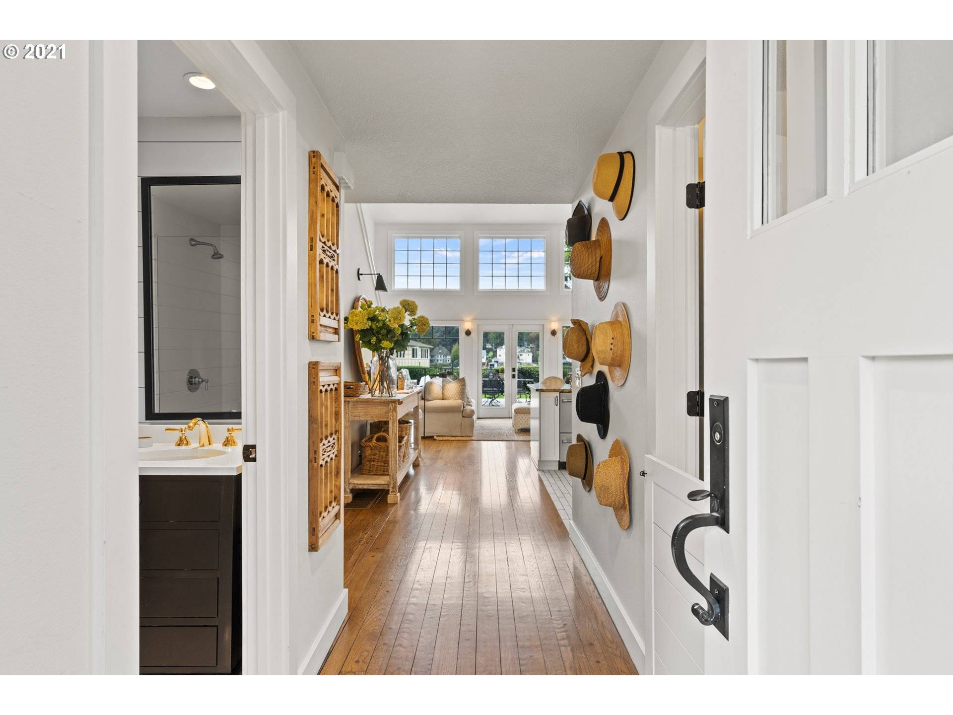 Lake Oswego, OR 97034,456 LAKE BAY CT