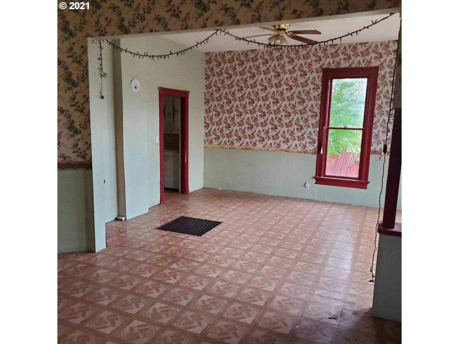 Ione, OR 97843,410 E MAIN ST