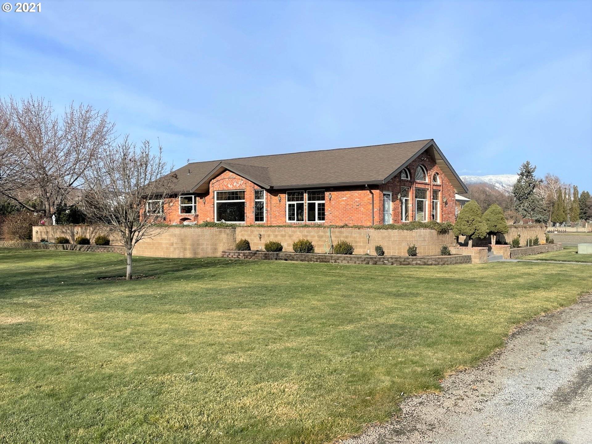 62817 BUCHANAN LN, Island City, OR 97850