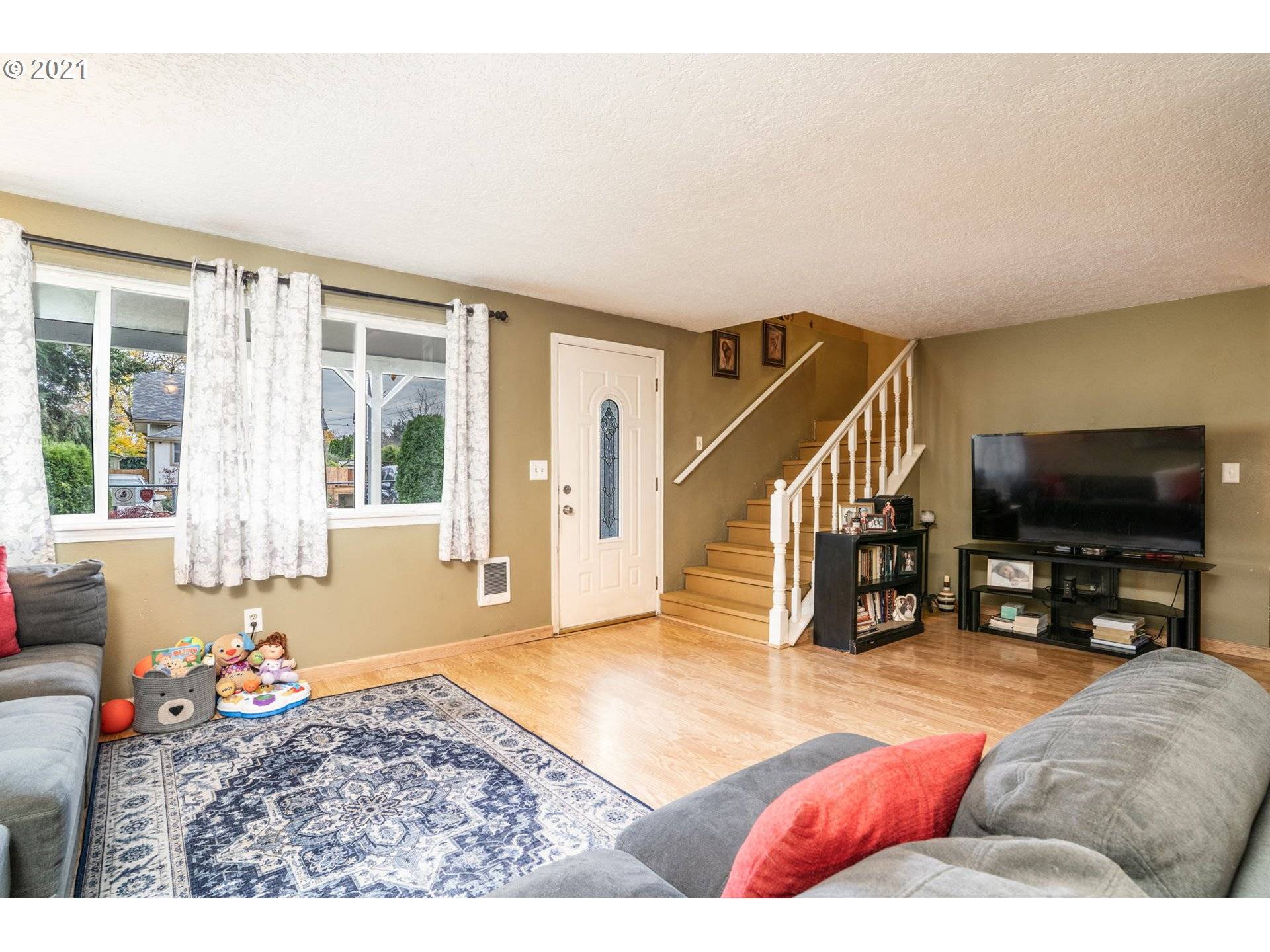 Portland, OR 97206,6727 SE 65TH AVE