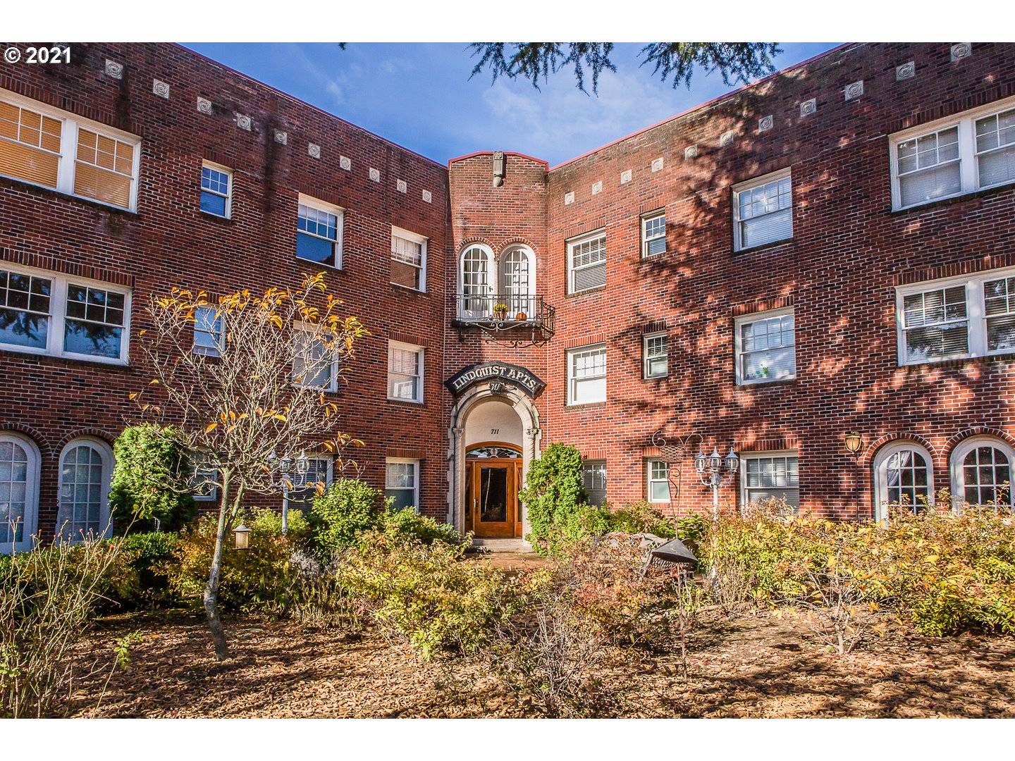 711 NE RANDALL AVE #205, Portland, OR 97232