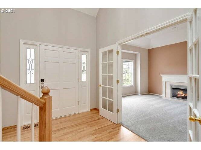 West Linn, OR 97068,1502 BRAEMAR CT