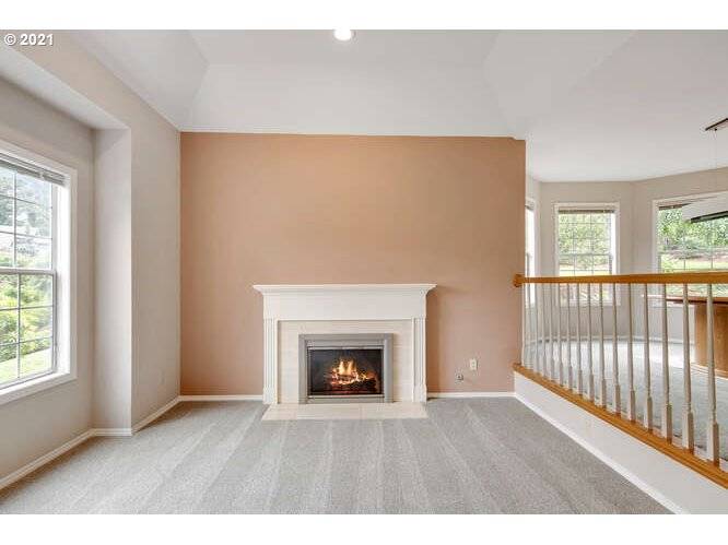 West Linn, OR 97068,1502 BRAEMAR CT