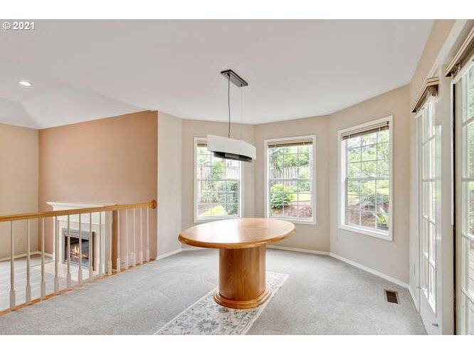 West Linn, OR 97068,1502 BRAEMAR CT