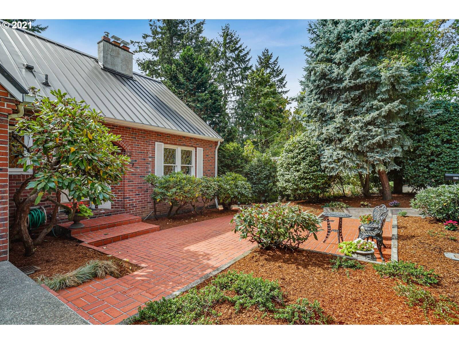 Portland, OR 97239,832 SW WESTWOOD DR