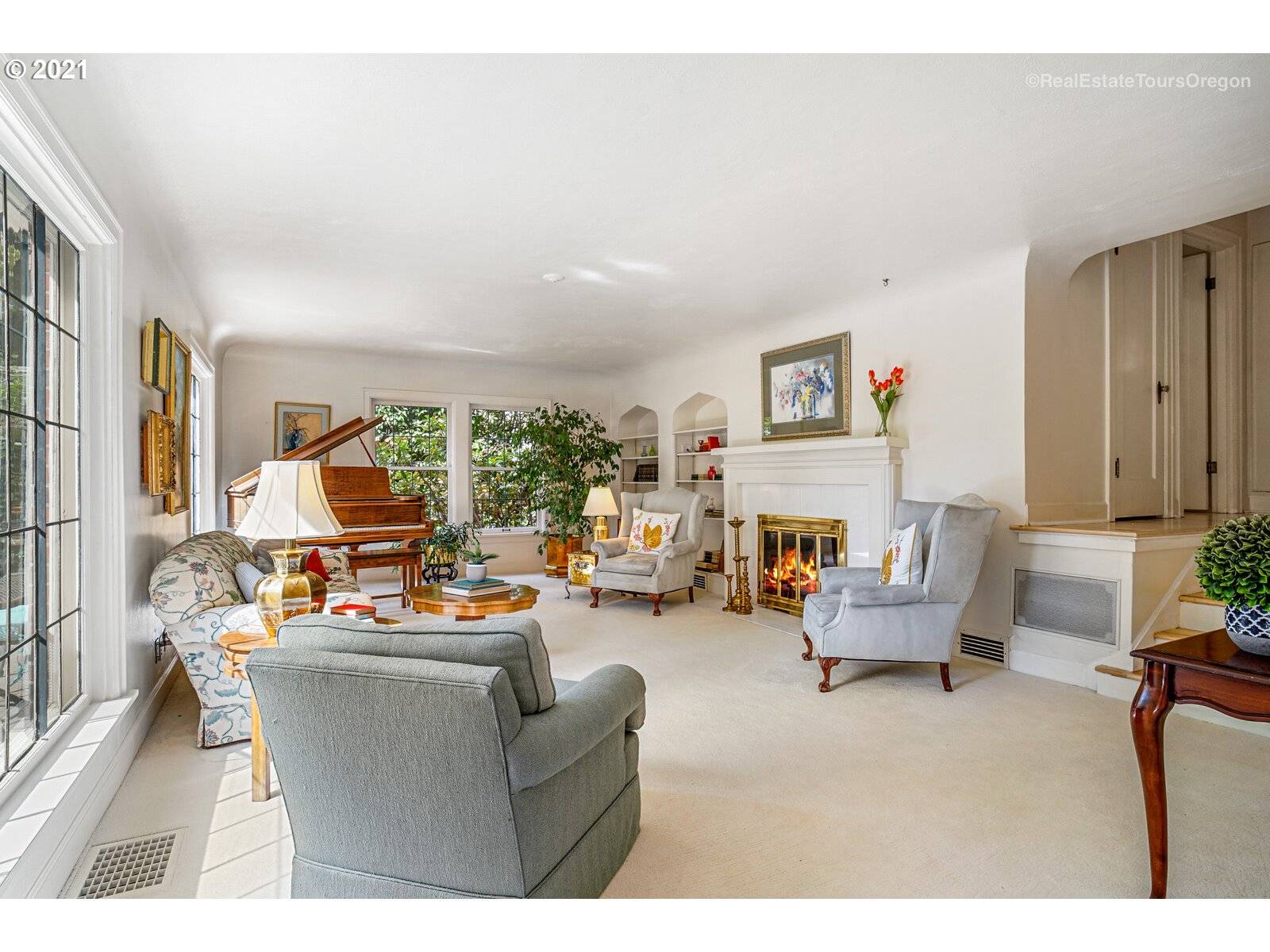 Portland, OR 97239,832 SW WESTWOOD DR