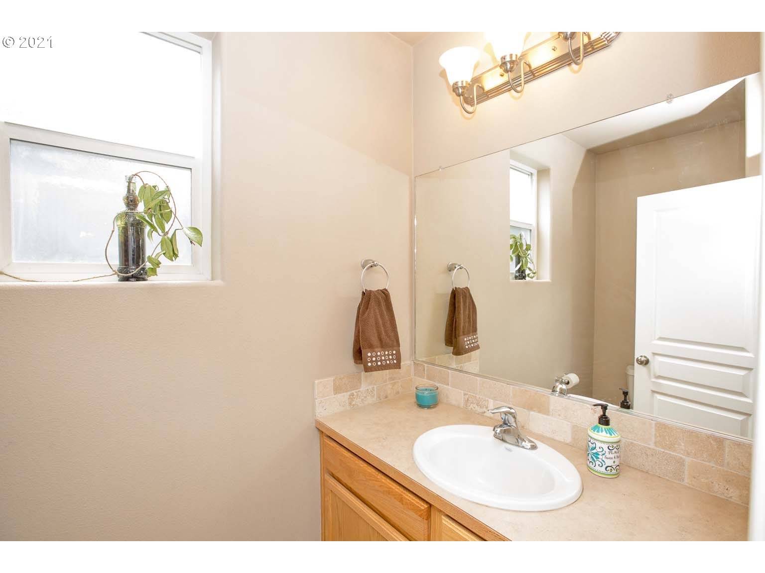 Springfield, OR 97478,617 S 49TH PL
