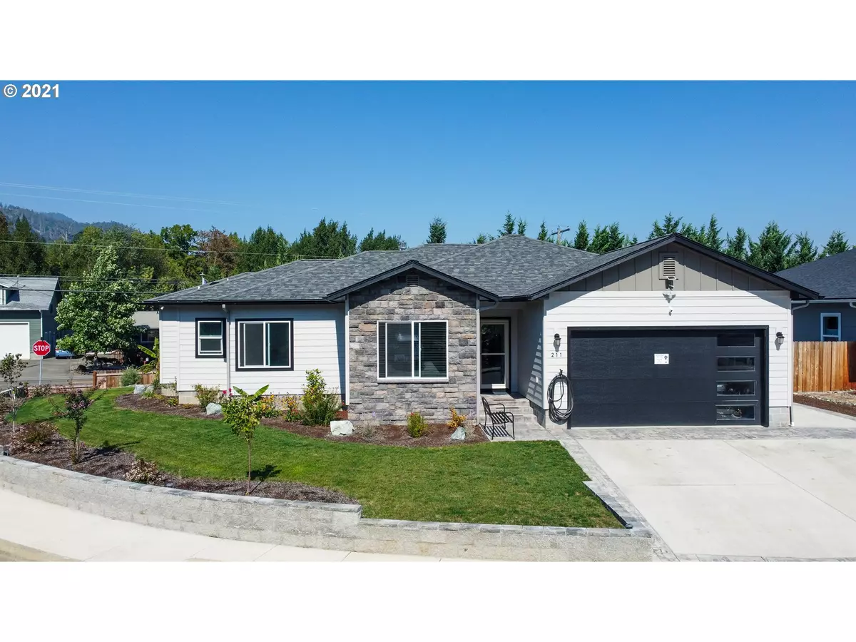 Myrtle Creek, OR 97457,211 SE WOODY CT