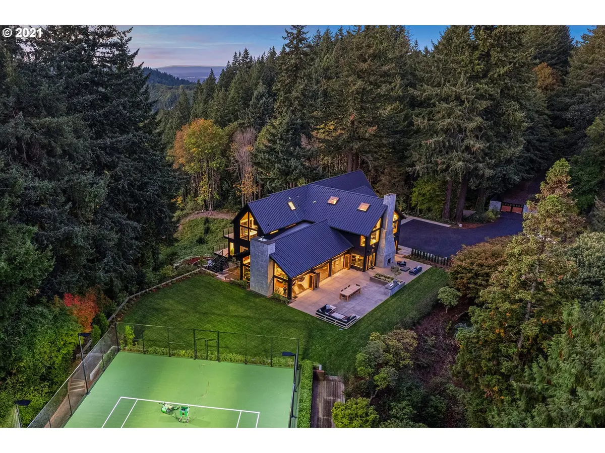 Portland, OR 97210,241 NW HILLTOP DR