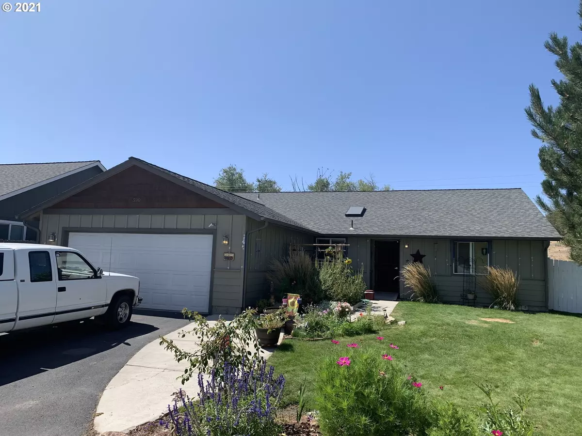 Madras, OR 97741,590 SE CONIFER CT