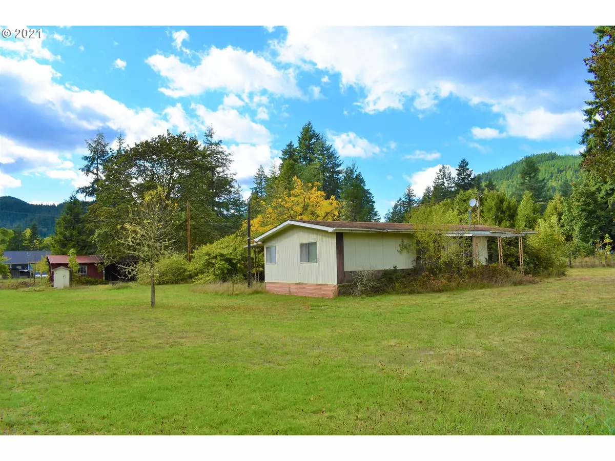 Dorena, OR 97434,38446 ROW RIVER RD