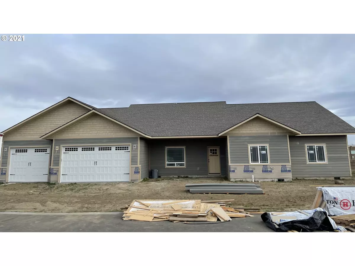 Hermiston, OR 97838,866 SW ANGUS CT