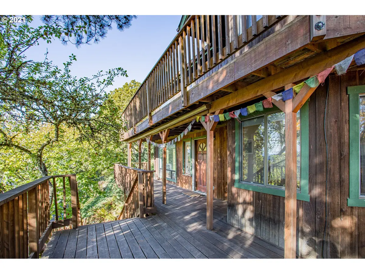 3675 UNIVERSITY ST, Eugene, OR 97405