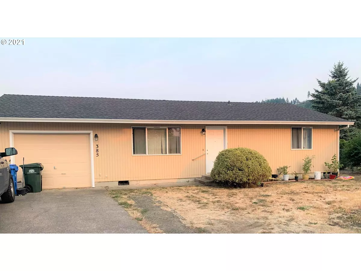 Sutherlin, OR 97479,385 S GROVE LN