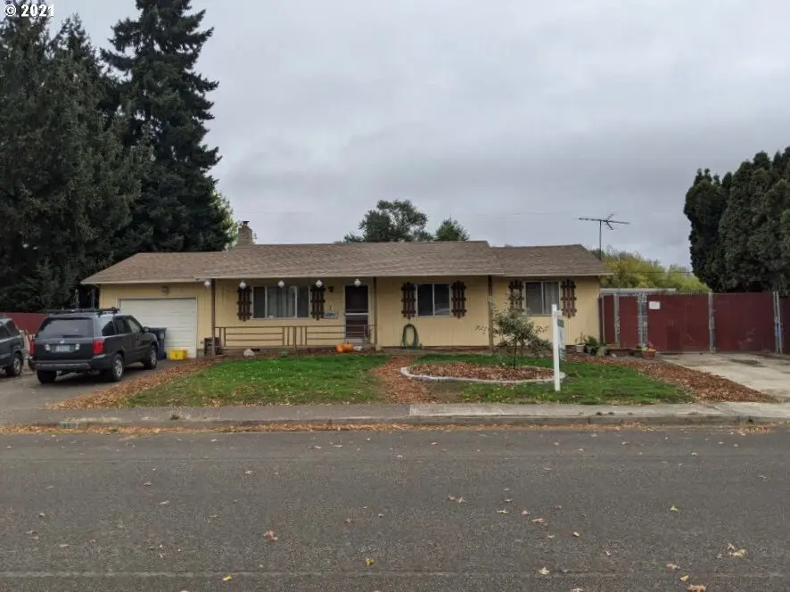 Junction City, OR 97448,390 SW JUNIPER ST