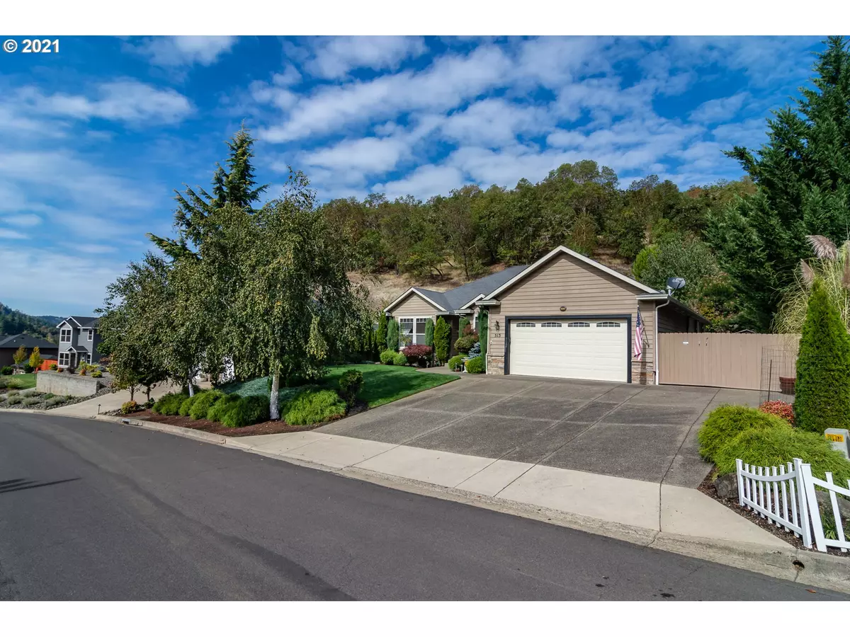 Winchester, OR 97495,513 OAK VALLEY LOOP