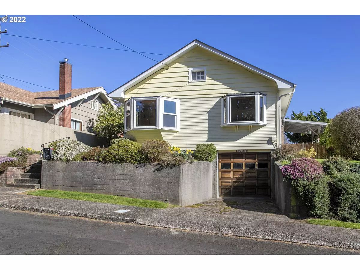 Astoria, OR 97103,1814 4th ST