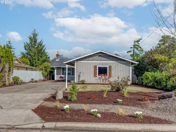 1035 7TH ST, Florence, OR 97439