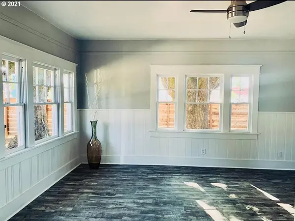 Cottage Grove, OR 97424,1026 E WASHINGTON AVE