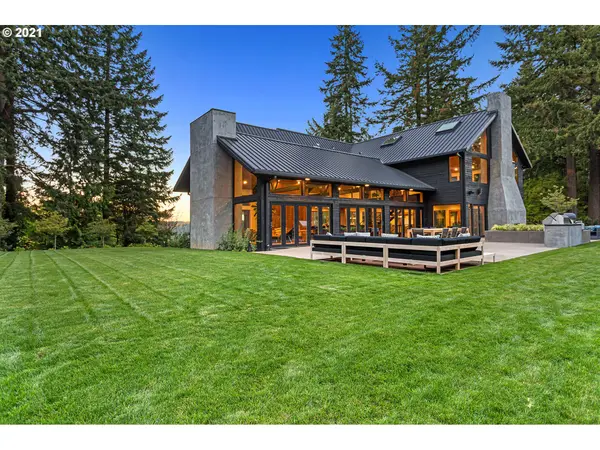 Portland, OR 97210,241 NW HILLTOP DR