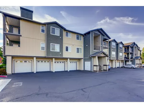 Hillsboro, OR 97006,10740 NE HOLLY ST #308