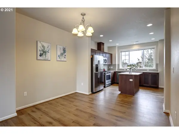 7926 NE HEISER ST, Hillsboro, OR 97006