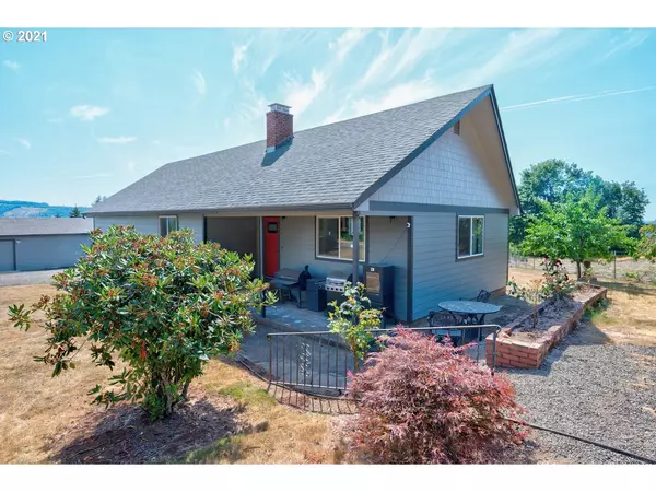 5127 BRIAR KNOB LOOP, Scotts Mills, OR 97375