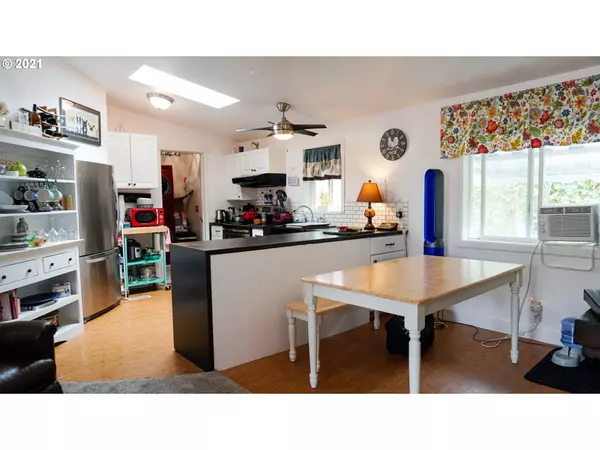 Seaside, OR 97138,335 Forest CT