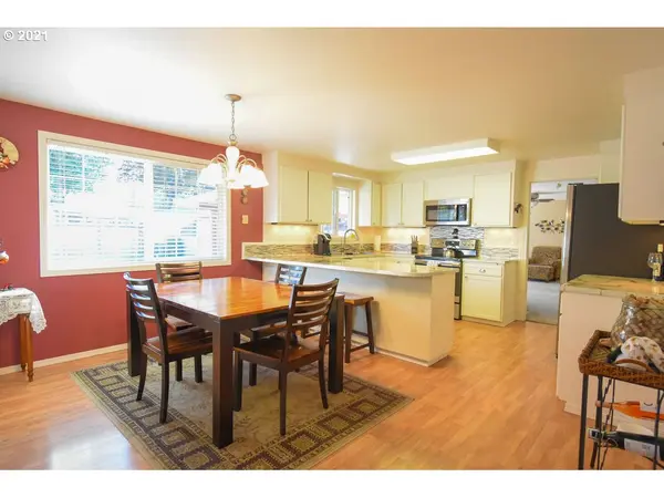 Eugene, OR 97404,218 KINGSBURY AVE