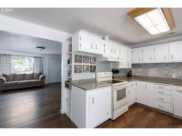 4343 DAISY ST, Springfield, OR 97478