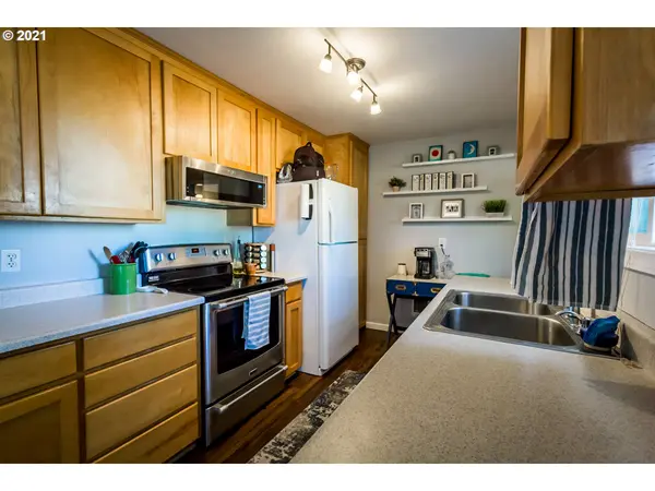 767 WATER ST, Springfield, OR 97477