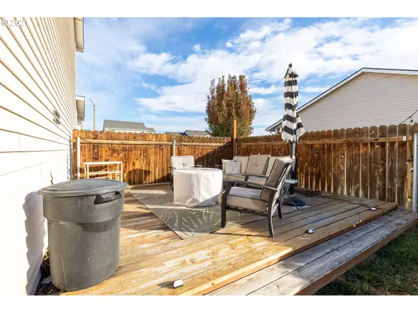 Hermiston, OR 97838,1340 NE GLADYS DR