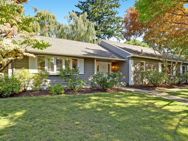 2355 SW SCENIC DR, Portland, OR 97225