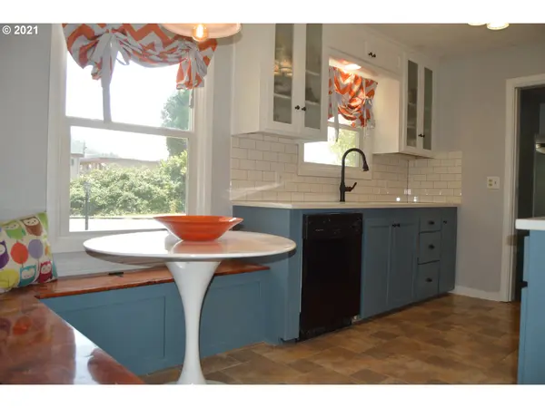 Springfield, OR 97477,1544 A ST