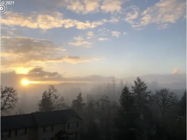 420 DELLWOOD DR, Eugene, OR 97405