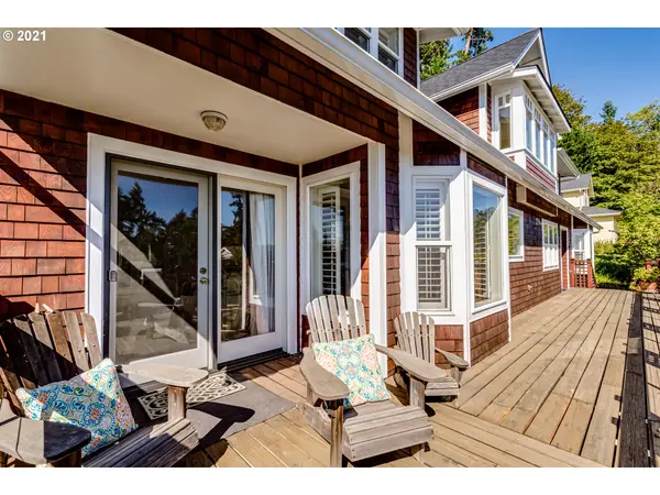 420 DELLWOOD DR, Eugene, OR 97405