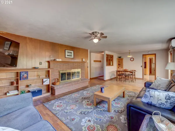 1020 LOUIS ST, Eugene, OR 97402