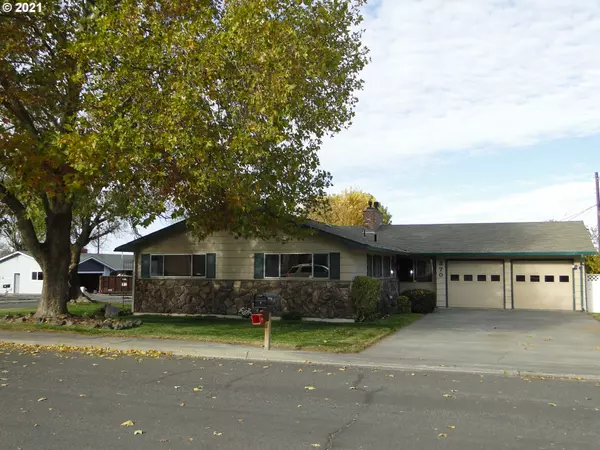 370 W MOORE AVE, Hermiston, OR 97838