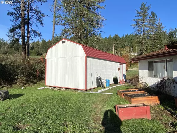 Sutherlin, OR 97479,1300 VANTAGE CT