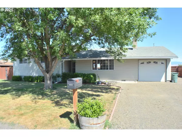 10403 S GRAND VIEW DR, Island City, OR 97850