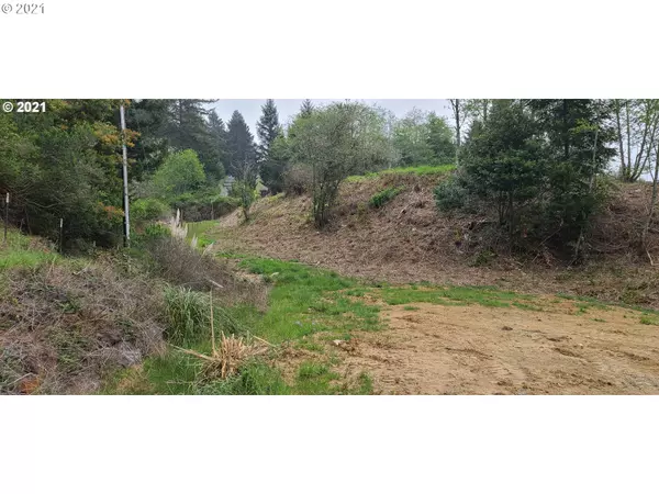 Brookings, OR 97415,572 MEADOW LN