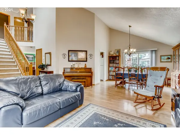 Hillsboro, OR 97123,1970 SE 72ND CT