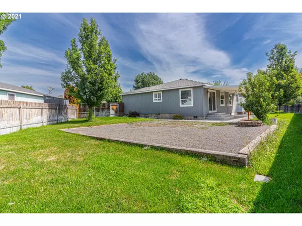 Hermiston, OR 97838,1049 W HARTLEY AVE