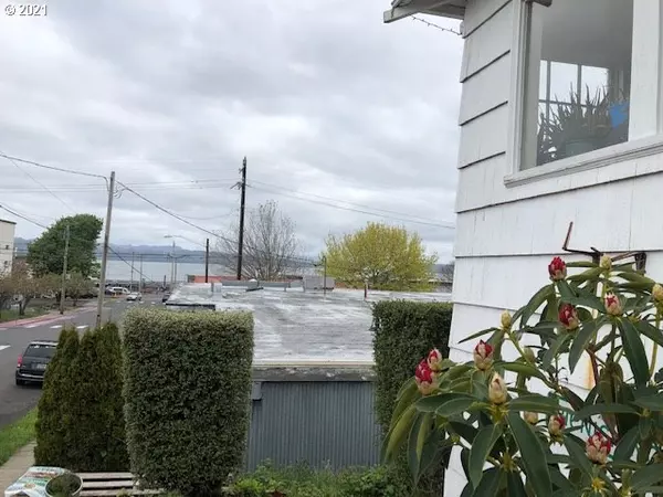 Astoria, OR 97103,544 17th ST