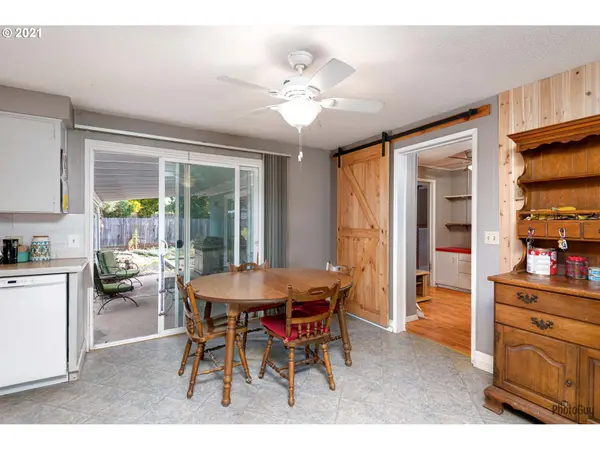 1304 N 19TH ST, Cottage Grove, OR 97424