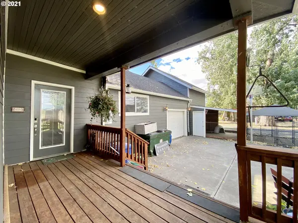 Junction City, OR 97448,28831 MEADOWVIEW RD