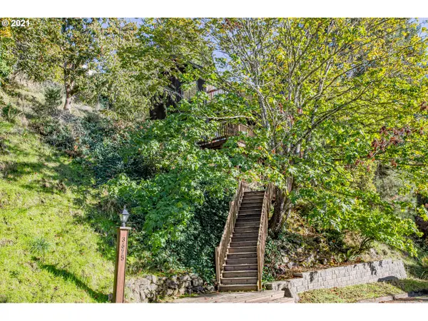 3675 UNIVERSITY ST, Eugene, OR 97405