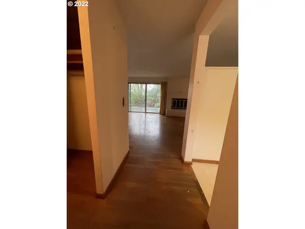 Eugene, OR 97405,245 E 36TH AVE