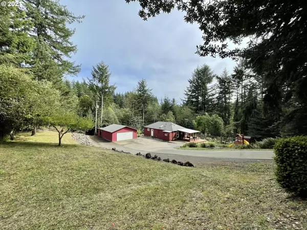 North Bend, OR 97459,94178 PETITT LN