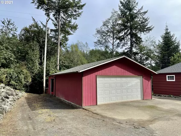 North Bend, OR 97459,94178 PETITT LN